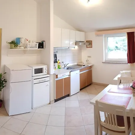 Lori Apartment *