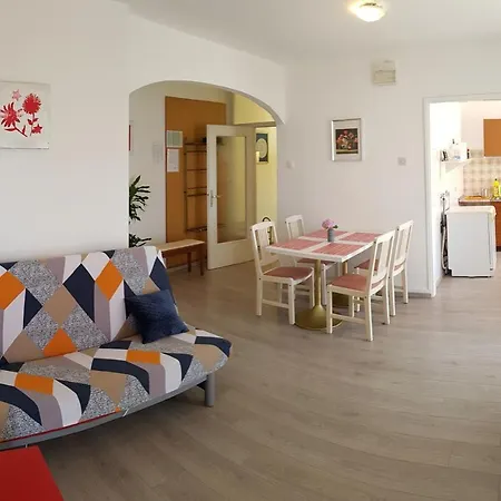 Lori Apartment