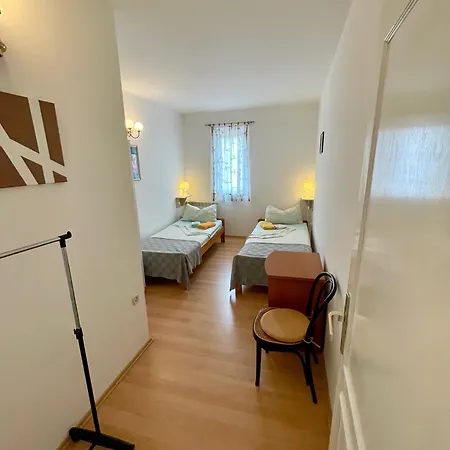 Lori Apartment *