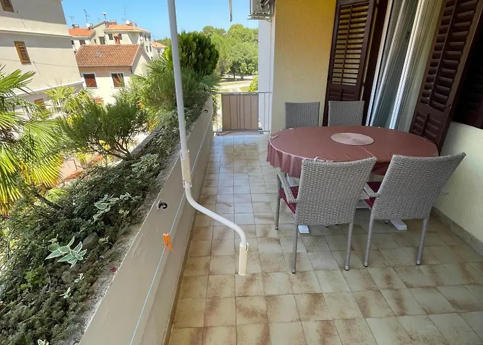 Lori Apartman
